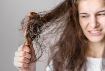 Chăm sóc tóc khô xơ: nguyên nhân và cách khắc phục hiệu quả