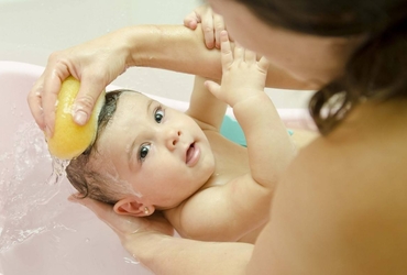 Trẻ chậm mọc tóc thiếu chất gì