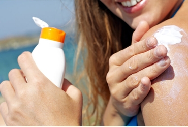 Kem chống nắng cho da mặt có dùng cho body được không?