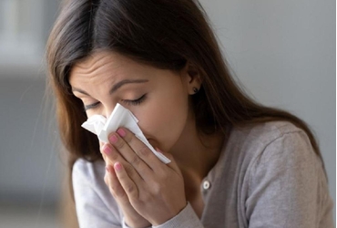 Bị cảm có nên tắm không? Nên làm gì khi bị cảm lạnh