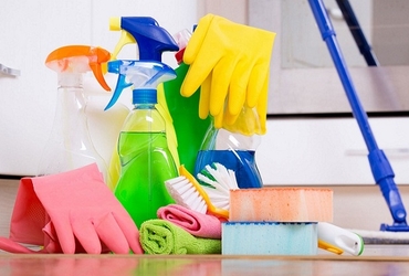 Hít phải hóa chất vệ sinh nhà cửa có sao không?